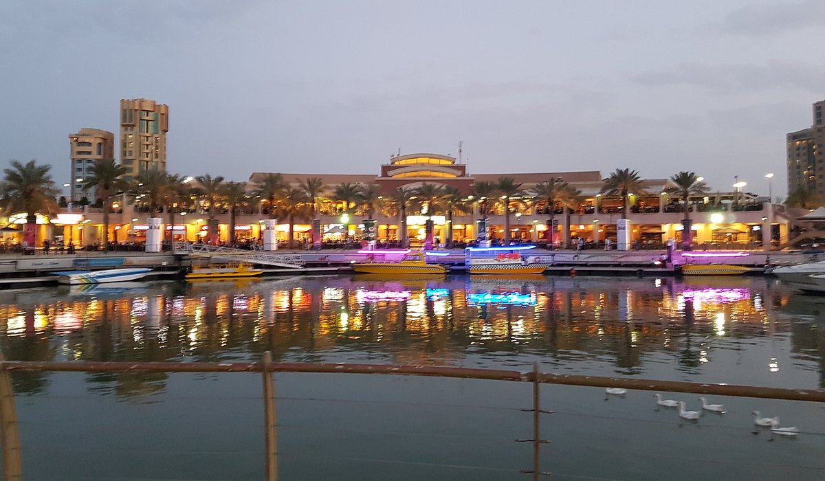 اكتشف المطاعم والكافيهات